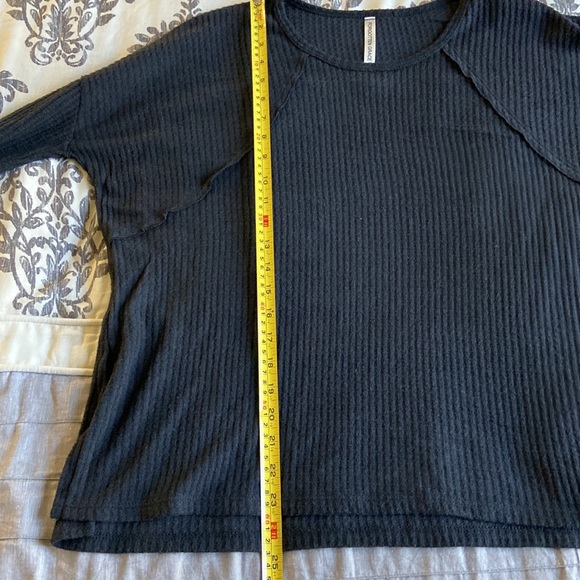 Forgotten Grace sweater - Picture 11 of 12